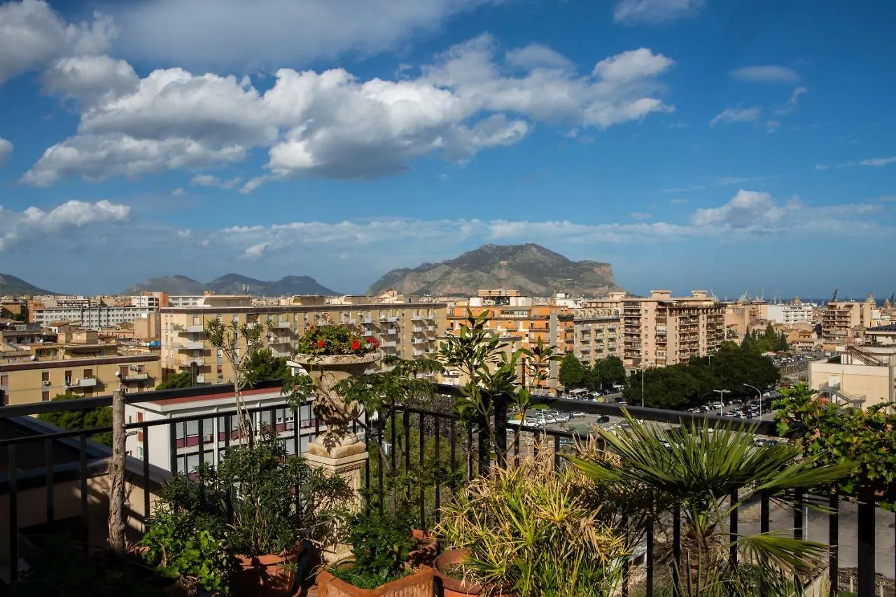 Homestay Incantevole E A Due Passi Dal Centro Palermo Italy